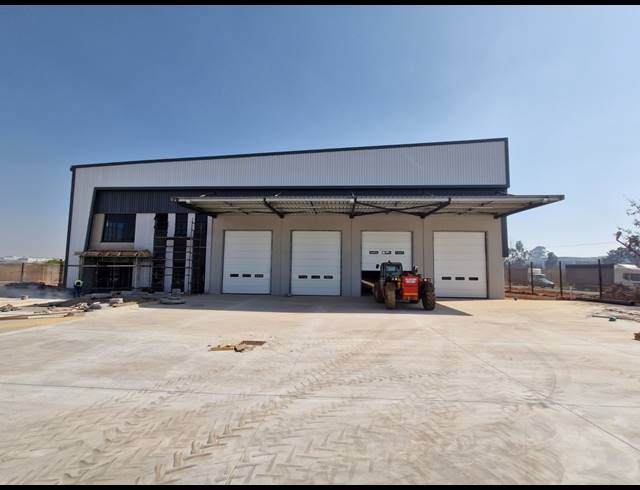 1,984M² WAREHOUSE TO LET IN JET PARK